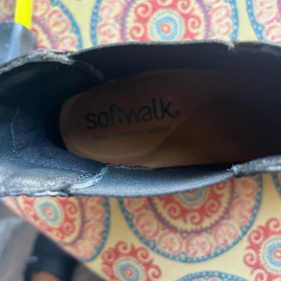 Soft walk blk sz 9.5 Rubber sole pull on bootie NEW - Picture 8 of 9